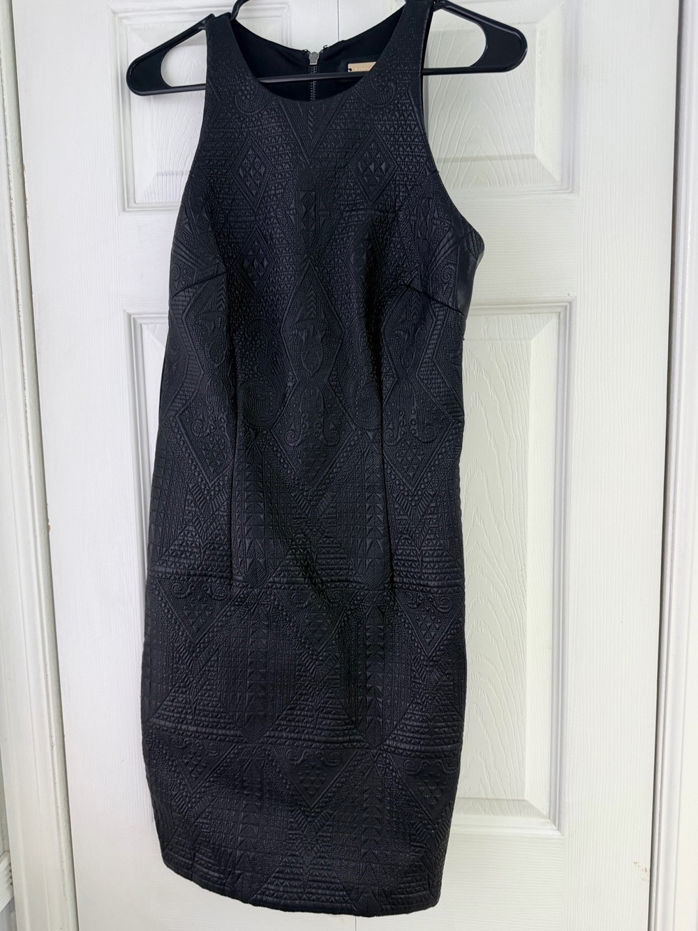 Alexia Admor Black Textured Sleeveless Mini Dress
